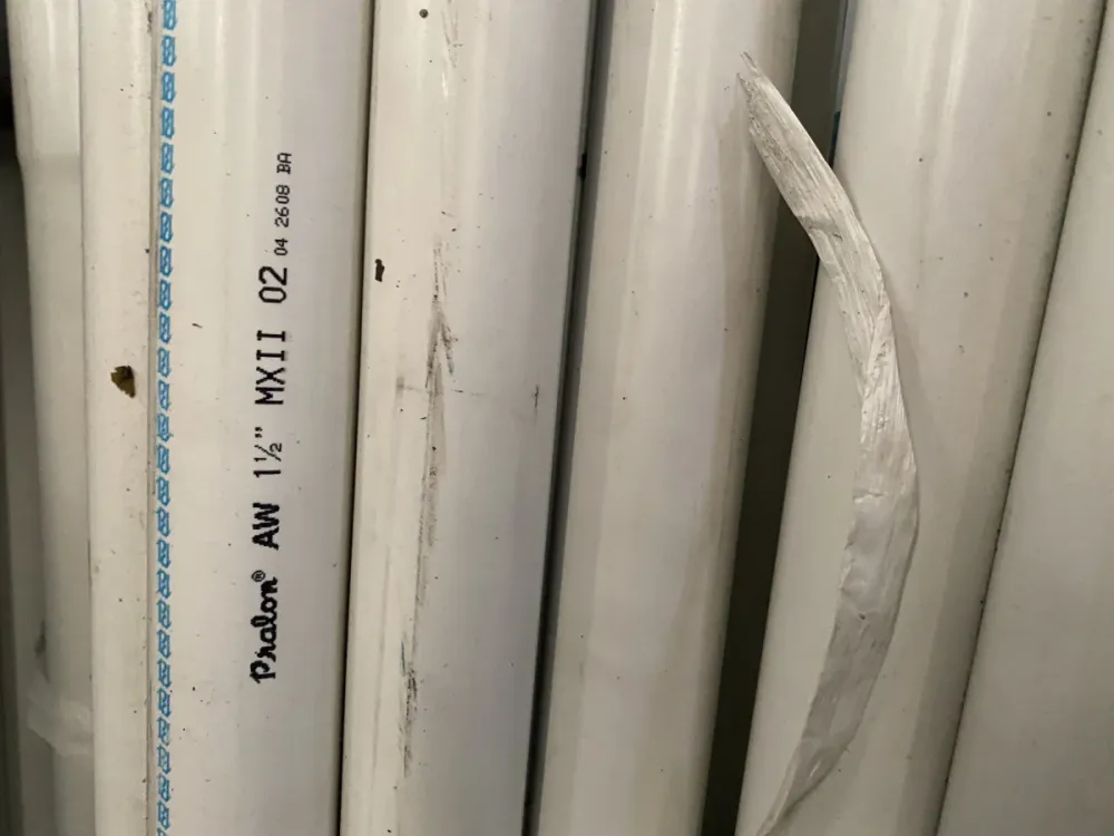 Rak penyimpanan stok kabel dan material listrik