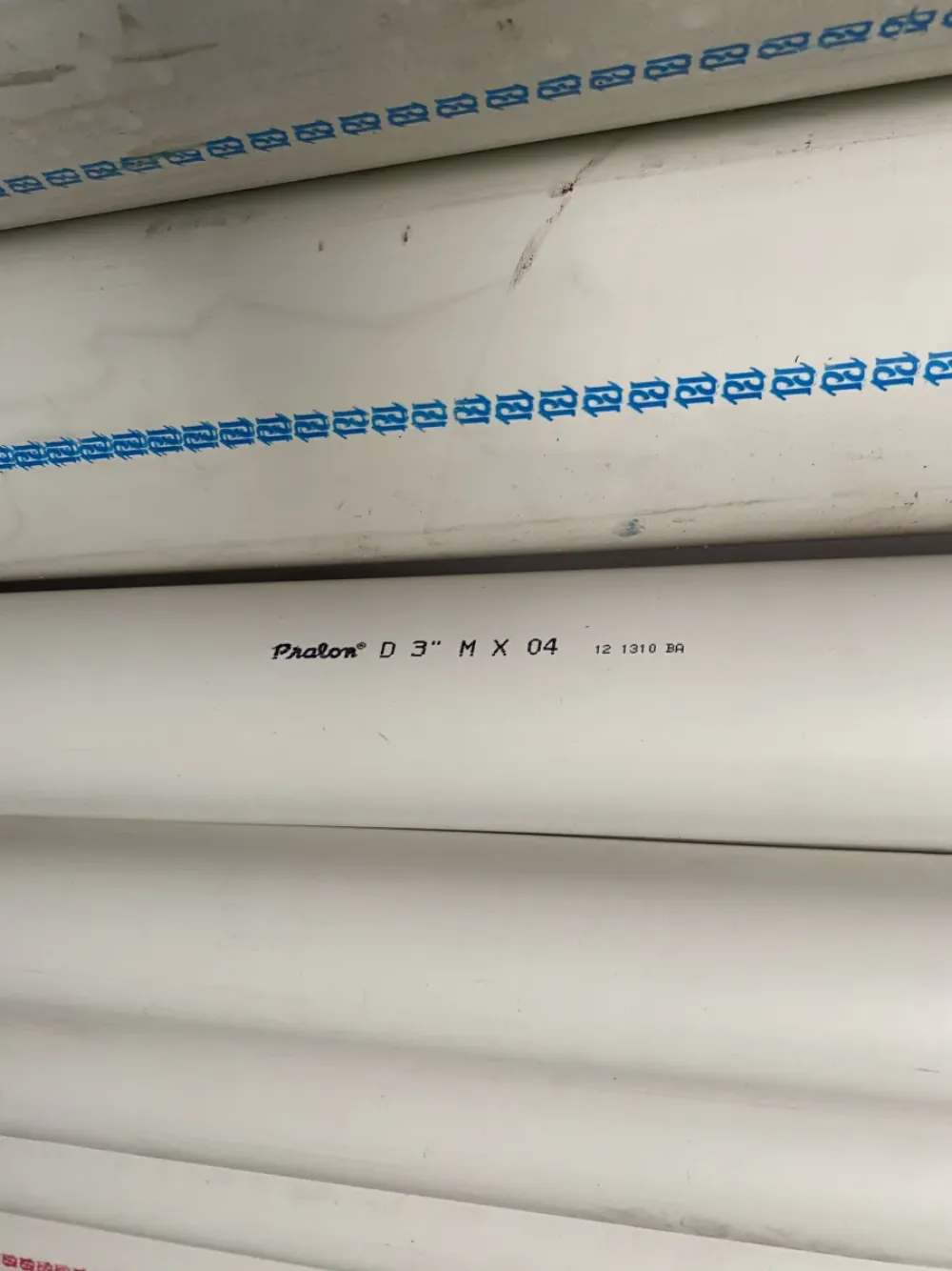 Penyimpanan stok material pendukung instalasi